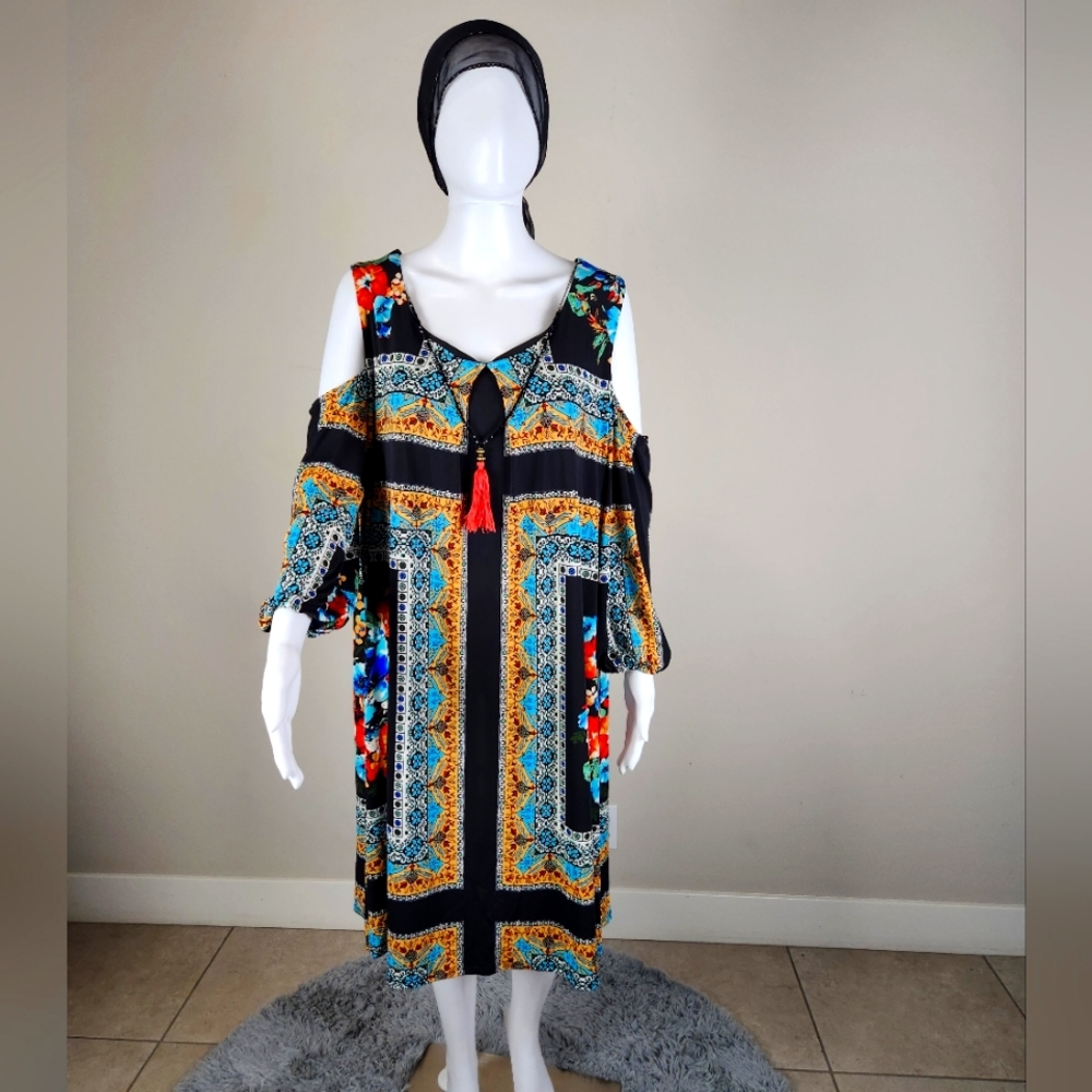 NWT Luxology Cold Shoulder Dress with Necklace